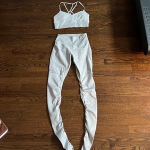 Like new Alo Goddess set (m) top (s) bottom